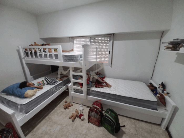 CAMA DESPLAZADA TRIPLE CON BARANDA ESTABLO, LACA BLANCO - Imagen 2